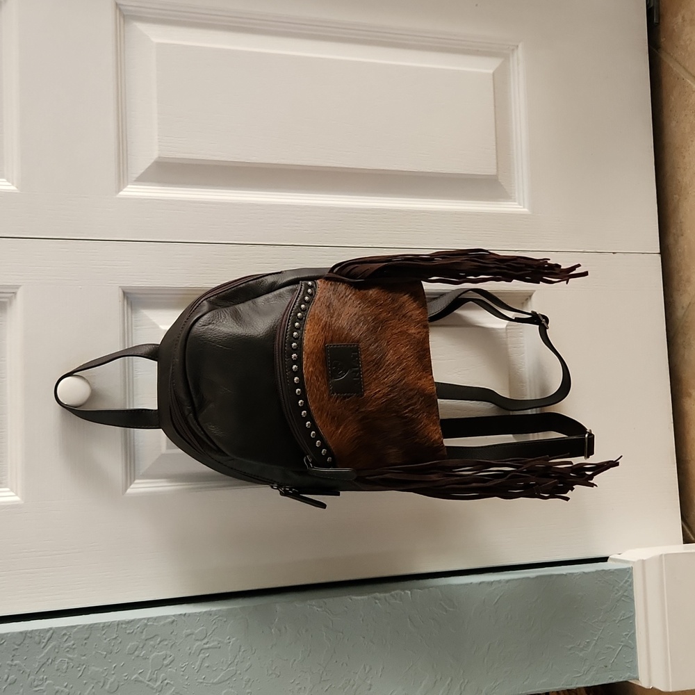 *NWOT*BRAND NEW NEVER USED ARIAT Backpack